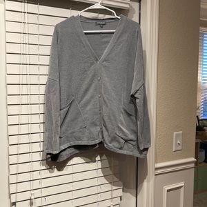 Beautiful condition. Super soft- Barefoot Dreams oversized button up sweater